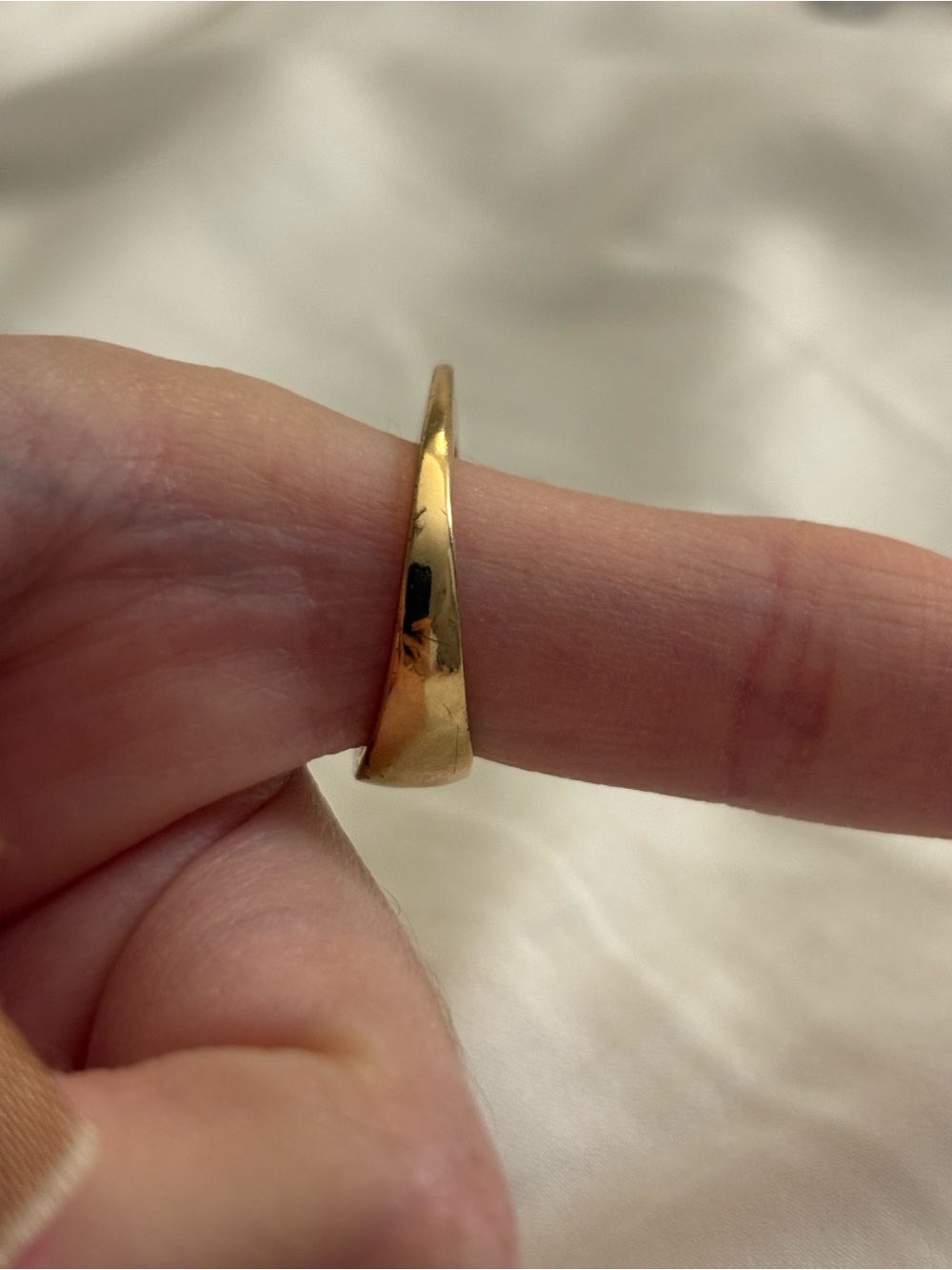 Vintage Gold Tone Ring with Clear Stone Accent - Picture 4 of 5